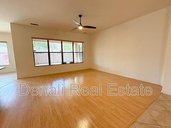 4th image of 423 W Pelican Dr