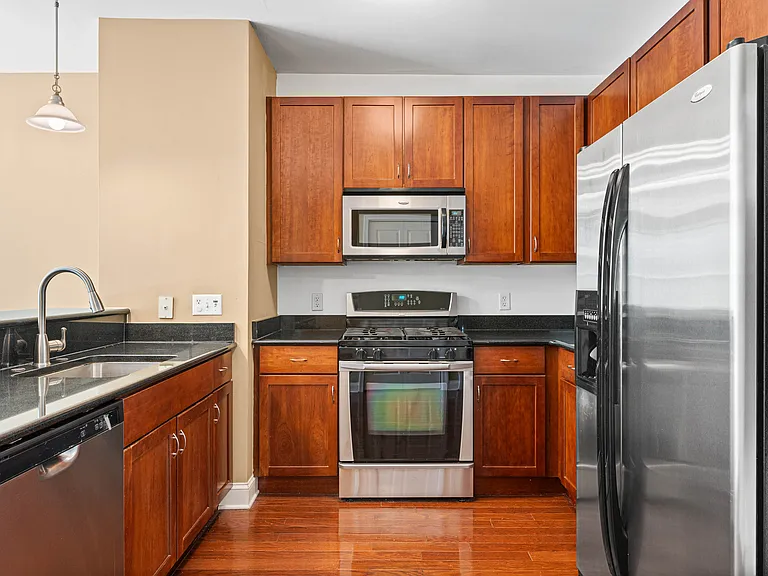 200 W Elm St #1231 — Photo 5