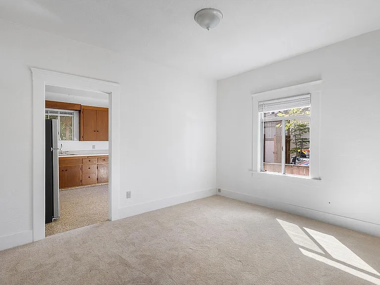 2312 San Antonio Ave - 1 bedroom | 1 bath — Photo 6