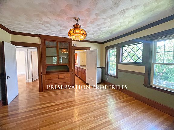 3rd image of 253 Cabot St Floor 2