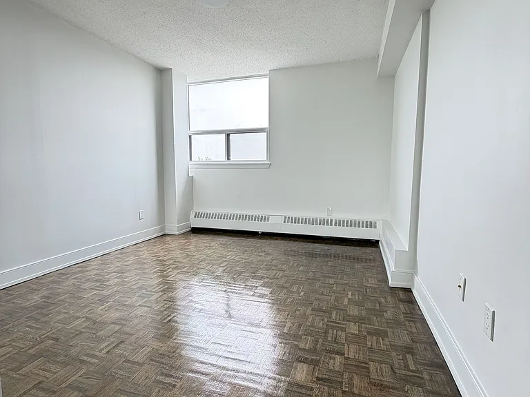 147 Wellington St W #614 — Photo 11