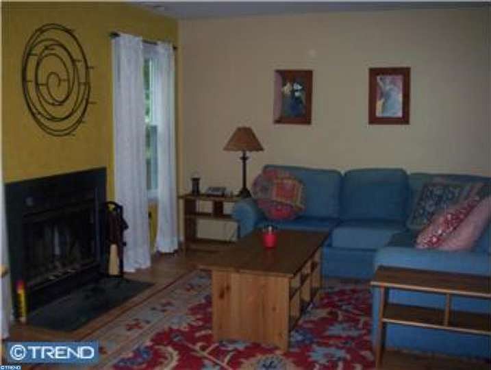 2nd image of 1050 Baywood Dr