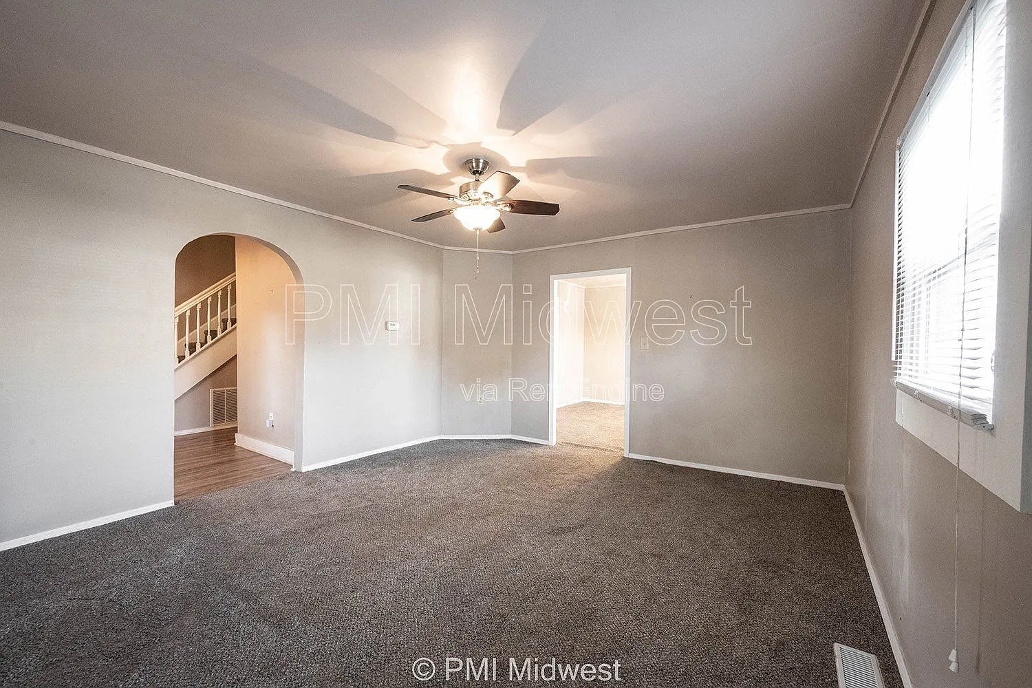 2 bed, 1.5 bath, 1092 sqft, $1,099 — Photo 2