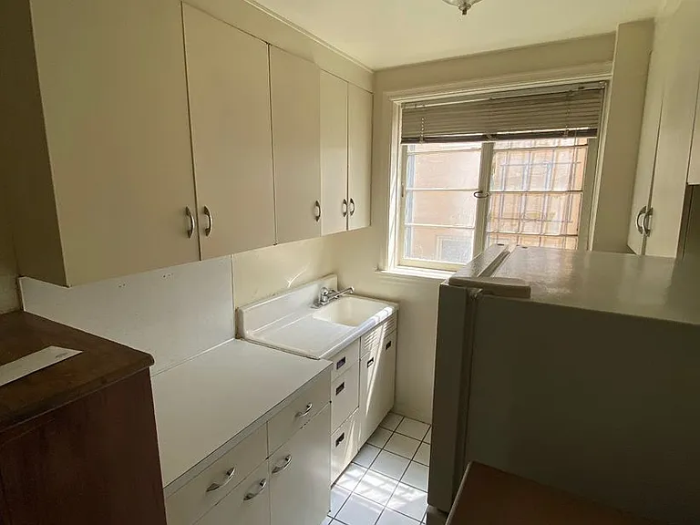 285 E 15th Ave — Photo 5