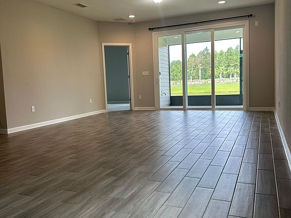 3rd image of 182 Brookgreen Way
