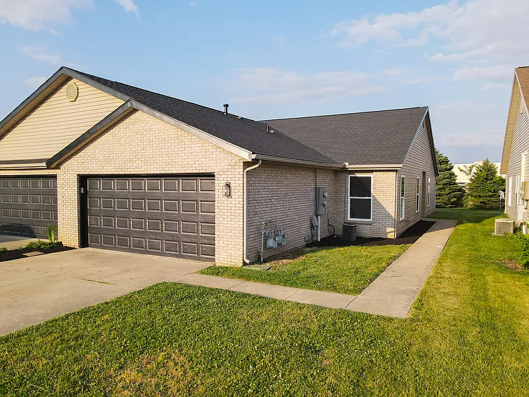 165 Westhaven Dr — Photo 2