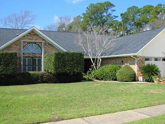 1st image of 225 Brian Cir