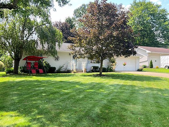 3rd image of 577 Snyder Dr