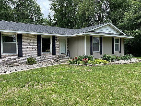 3rd image of 1586 E Beth Ann Ln