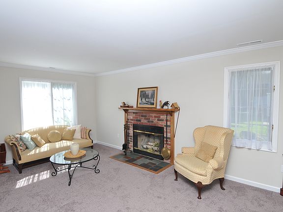 4th image of 401 Chestnut Dr #401