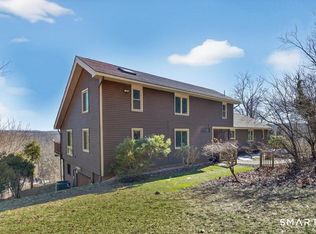 1450 Mount Carmel Avenue, Hamden, CT 06518