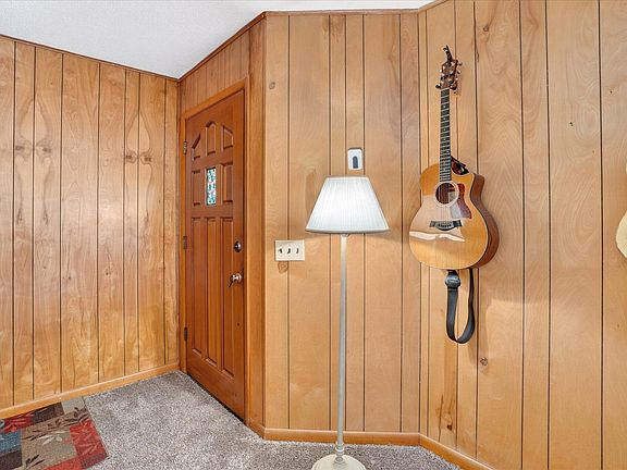 5th image of 202 Cardinal Road