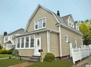 52 Perry St, Hempstead, NY 11550