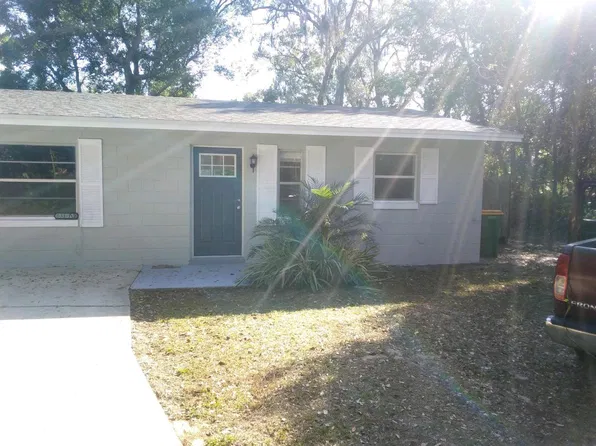 531 1/2 S Wardell St, Mount Dora, FL 32757
