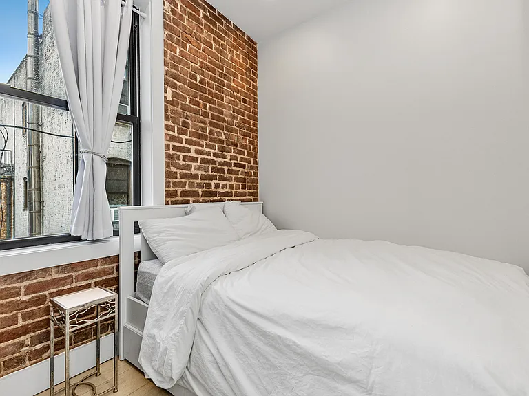356 W 48th St #2D — Photo 6
