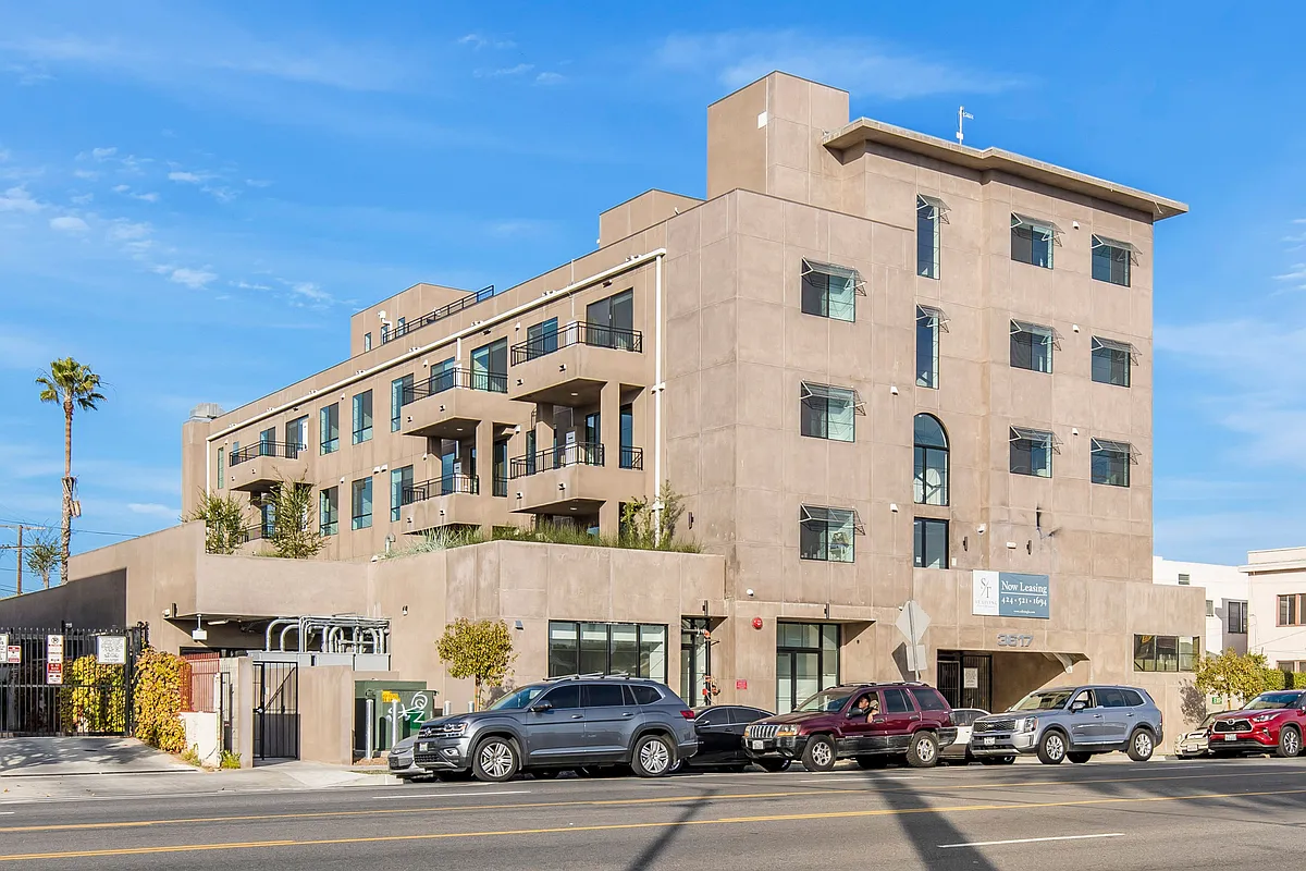Building Photo - 3617 Venice Blvd