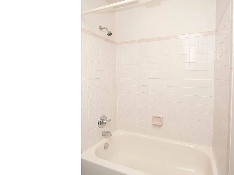 1734 W Diamond St #2 — Photo 15