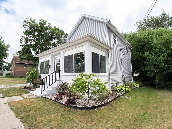 3rd image of 124 Conlogue Ave