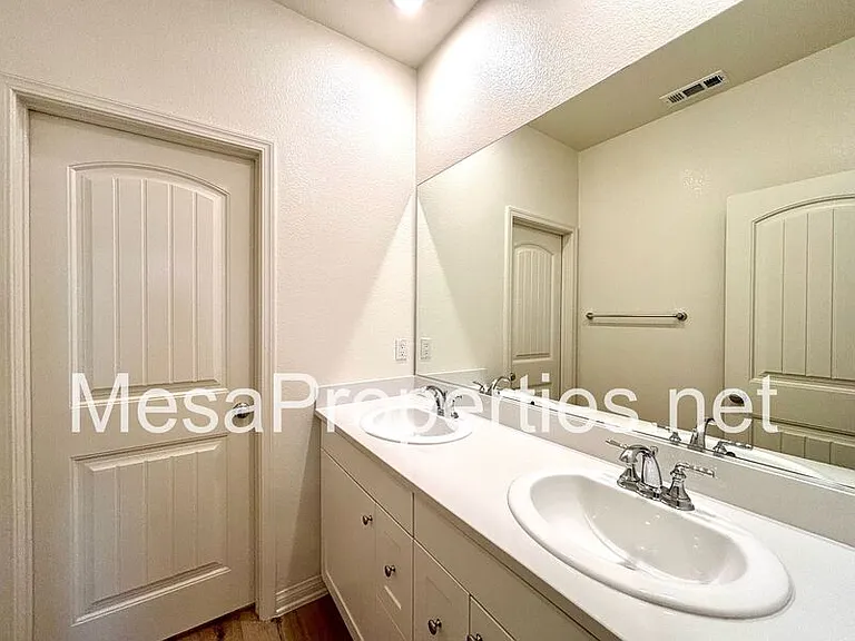 12594 Ava Loma St — Photo 13