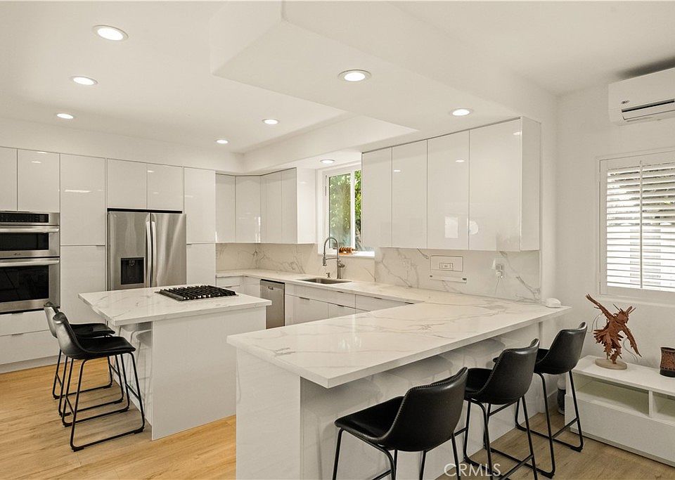 1st image of 2406 Huntington Ln #B