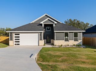 2504 Austin Ct, Granbury, TX 76048