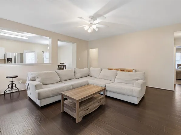 8011 Ginger Park Dr, Baytown, TX 77521