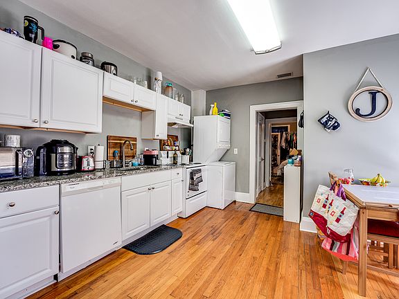 3rd image of 2651 Dellwood Ave #2