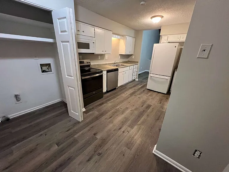 2563 Terrace Trl — Photo 9
