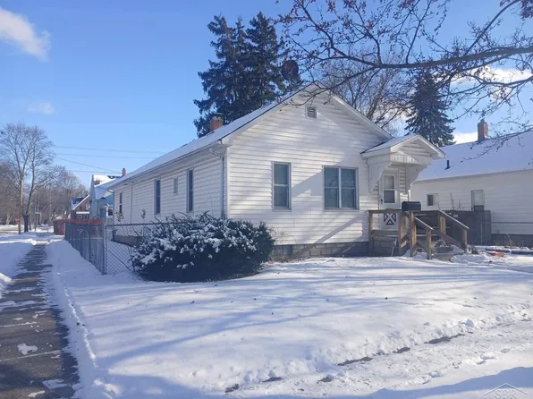 2220 N Oakley St, Saginaw, MI 48602