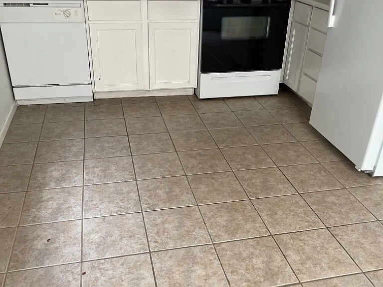 2 bed, 1.5 bath, $1,000 — Photo 7