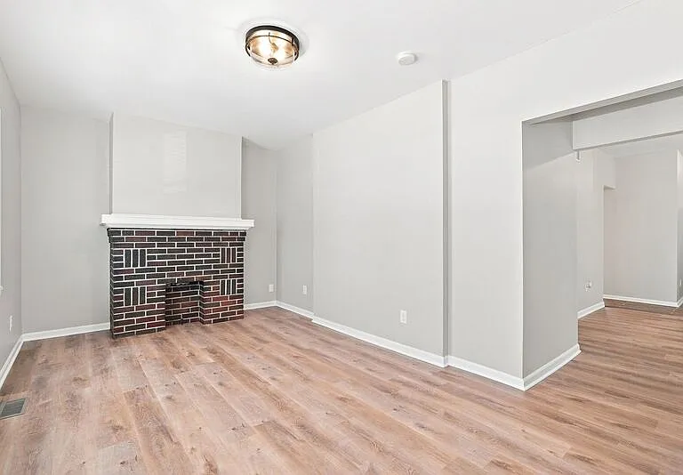 846-848 Reinhard Ave #846 — Photo 5