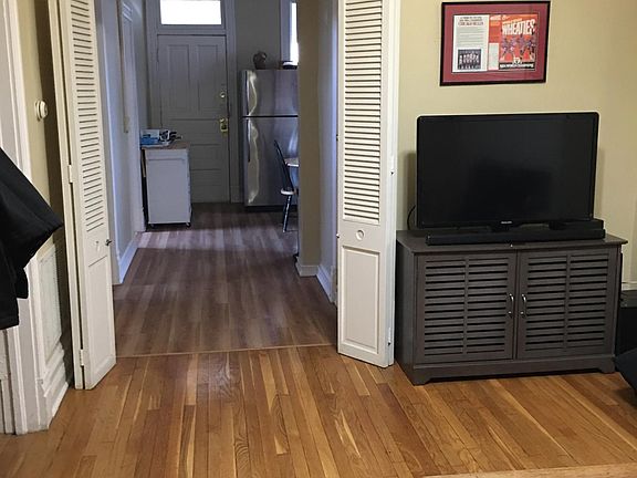 3rd image of 2133 N Sheffield Ave #43B