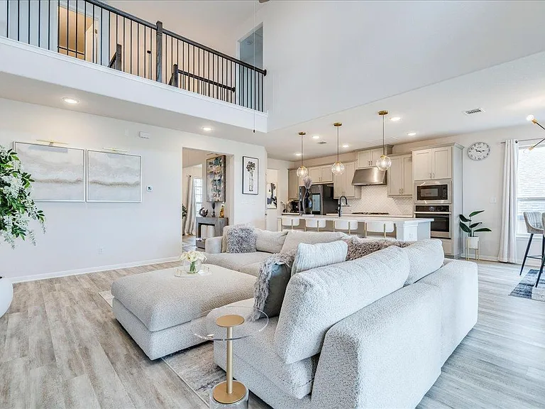 4513 Lucabella Ln — Photo 14