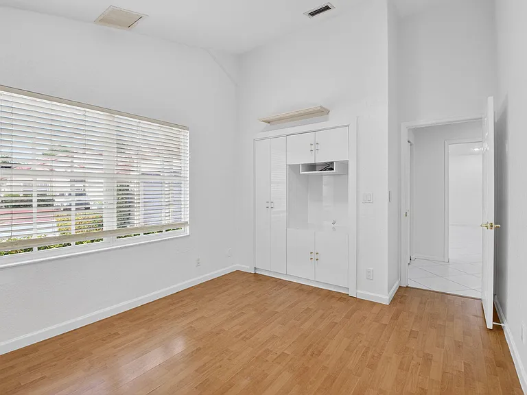 7558 Ironbridge Cir — Photo 29