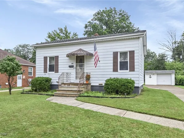 4181 W 223rd St, Fairview Park, OH 44126