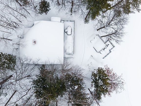 4th image of 1246 Purdy Rd