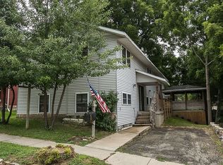 757 W 8th St, Dubuque, IA 52001