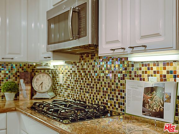 5th image of 10641 Missouri Ave APT 202