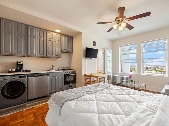 3rd image of 1100 N Lasalle St #1507
