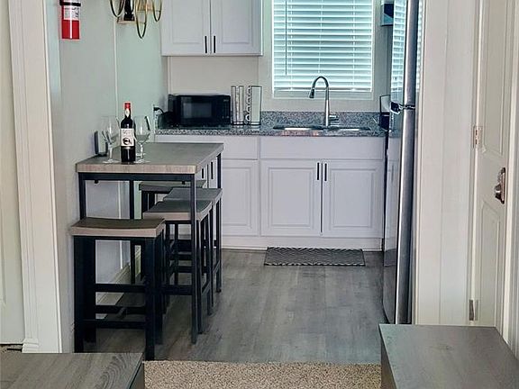 5th image of 3315 Reeves St #1