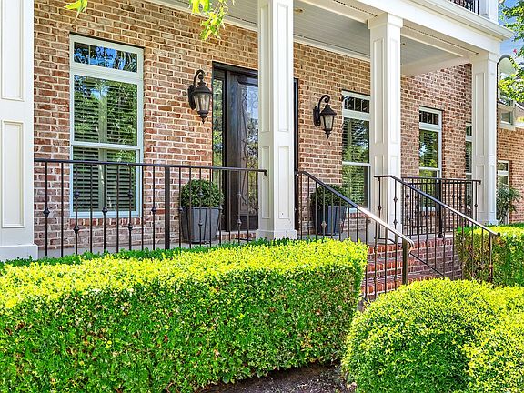 2nd image of 1506 Avellino Cir