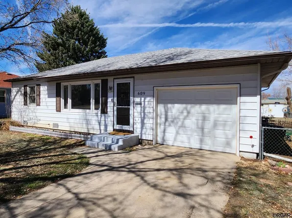 609 E 3rd St, Florence, CO 81226