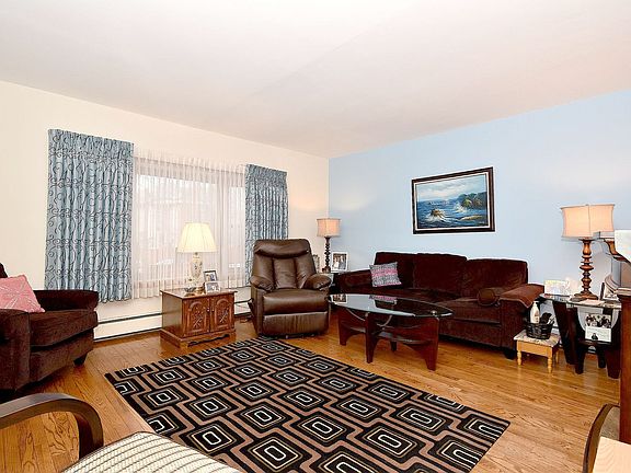 3rd image of 4051 N Kildare Ave