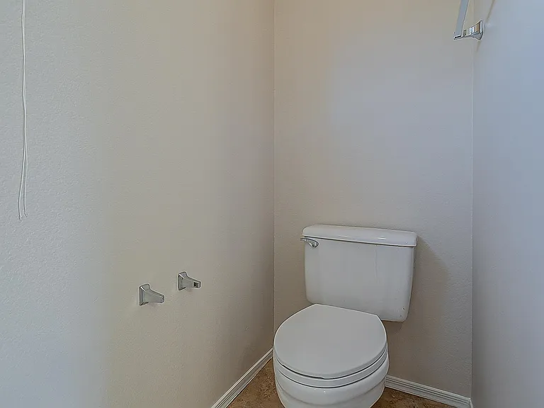 718 W Baylor Ln — Photo 32