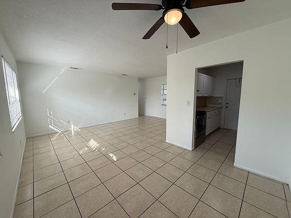 5th image of 925 NW 30th Ct APT 10
