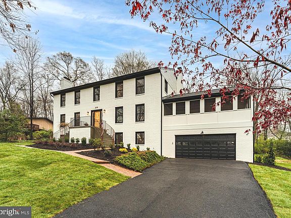2nd image of 2108 Whiteoaks Dr