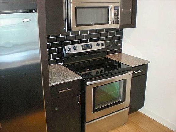 2nd image of 161 W Kinzie St APT 1310