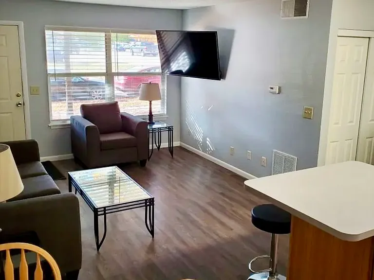 1010 Springfield Ave — Photo 4