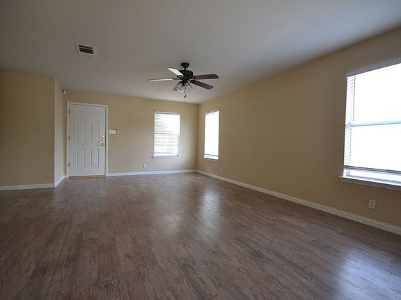 3rd image of 208 Brentwood Dr