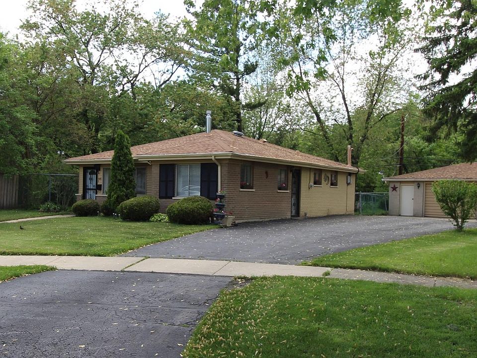 1st image of 995 163rd St